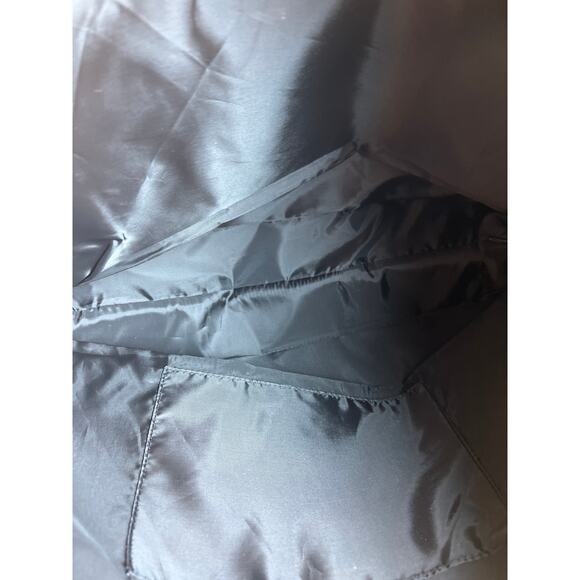 Victoria’s Secret Plaid Holiday Red Tote VS Monogram Logo Bag Fleece NWT - Picture 7 of 7